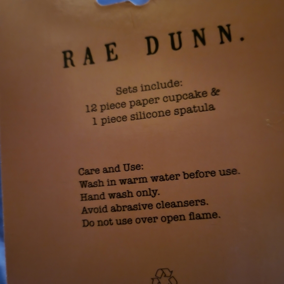 Rae Dunn Spatula & Cupcake Set New - Picture 2 of 4